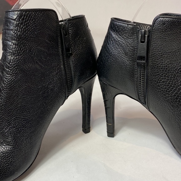 Joie Gwen black embossed leather open toe booties size 7 - Picture 4 of 10